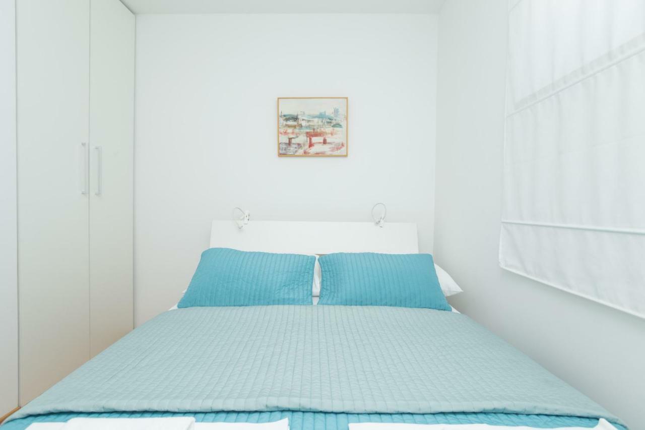 Alpeza Apartments Bol Quarto foto